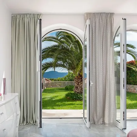 Beautiful La Dubrovnik With Sea View Вилла Трстено